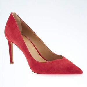 Madison 12 Hr Red Faux Suede Pumps. Size 8.